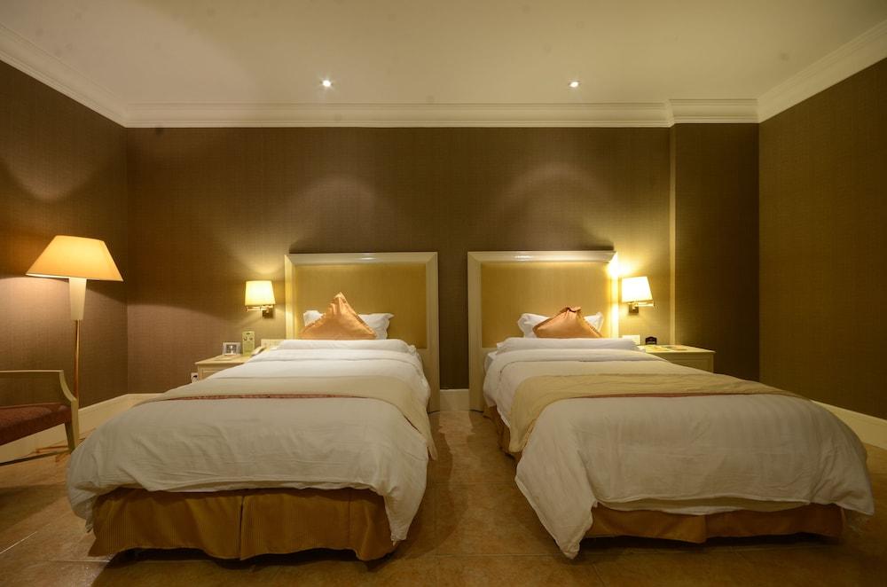 Fontana Hotel And Villas - Fontana Hot Spring Leisure Parks Mabalacat Экстерьер фото
